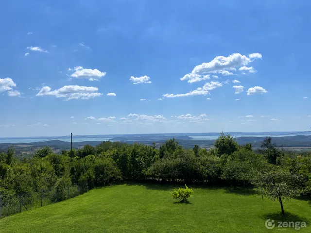 Eladó nyaraló Balatonszőlős 30 nm