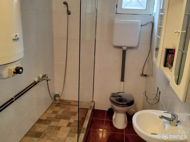 Eladó nyaraló Komárom, Szőny 76 nm