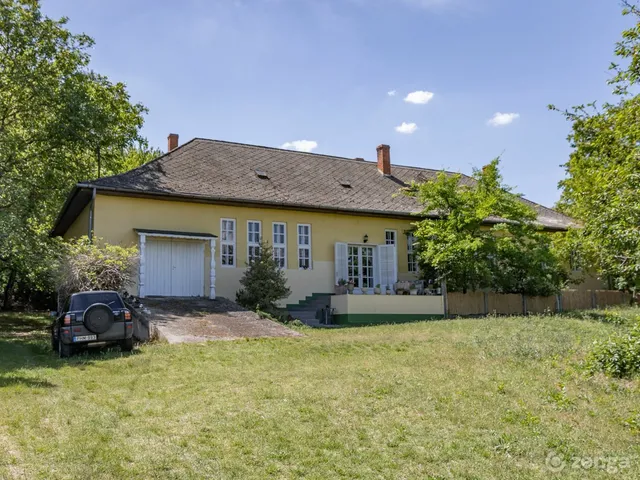 Eladó ház Bölcske 250 nm