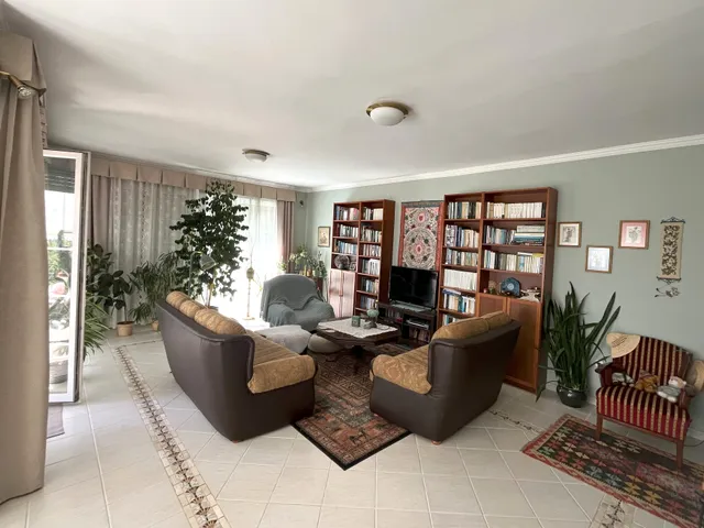 Eladó ház Budapest XII. kerület, Csillebérc, Adorján út 210 nm