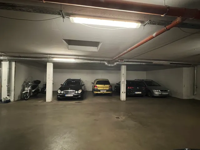 Kiadó garázs Budapest XIV. kerület, Róna utca 125 14 nm