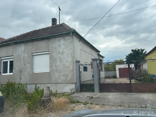 Eladó ház Agyagosszergény 120 nm