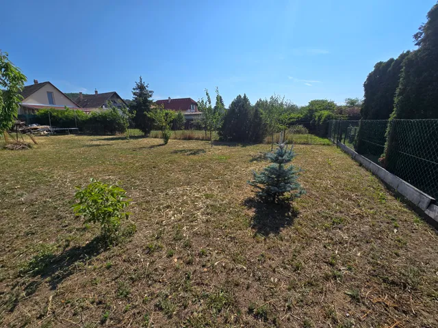 Eladó telek Váchartyán 360 nm