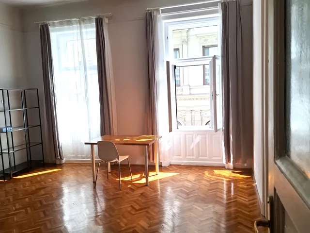 Eladó lakás Budapest VI. kerület, Nagykörúton kívüli terület 65 nm