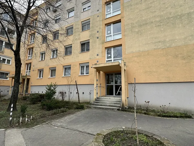 Eladó lakás Győr 68 nm