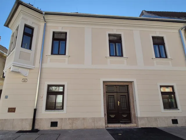 Eladó lakás Győr, Újváros 108 nm