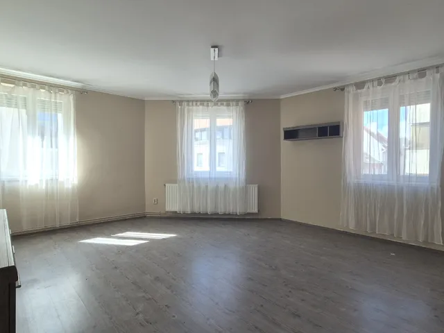 Eladó lakás Győr, Belváros 61 nm