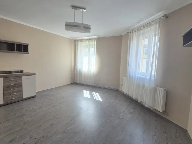 Eladó lakás Győr, Belváros 61 nm