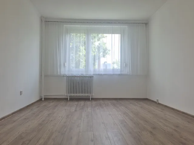 Kiadó lakás Győr, Adyváros 53 nm