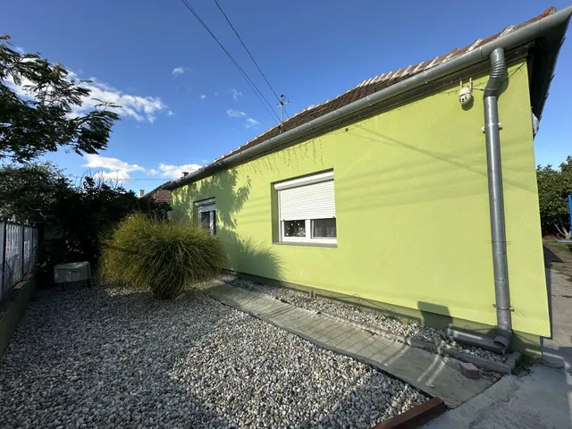 Eladó ház Koroncó 72 nm