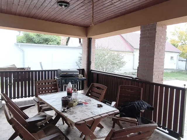 Eladó ház Bana 98 nm