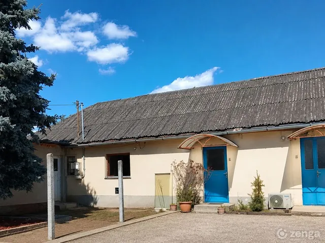 Eladó kereskedelmi és ipari ingatlan Ibrány 180 nm