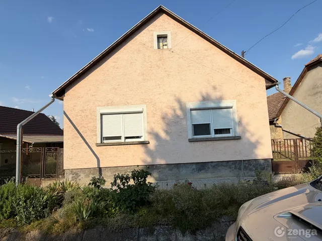 Eladó ház Lajoskomárom 90 nm