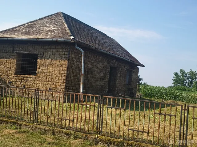 Eladó telek Napkor, Pócsi utca 2500 nm