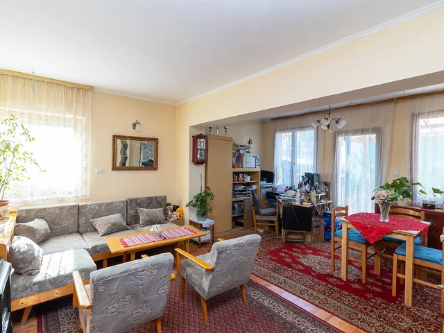 Eladó ház Budapest XVIII. kerület, Belsőmajor 200 nm