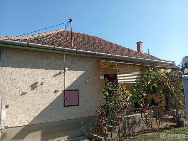 Eladó ház Kömlő 90 nm