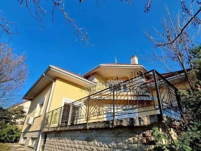 Eladó ház Budakeszi, Máriamakk 253 nm