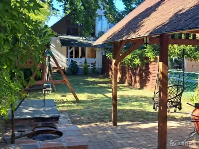 Eladó nyaraló Balatonkeresztúr 60 nm