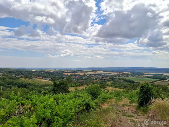 Eladó telek Csókakő, Ezerjó út 723 nm