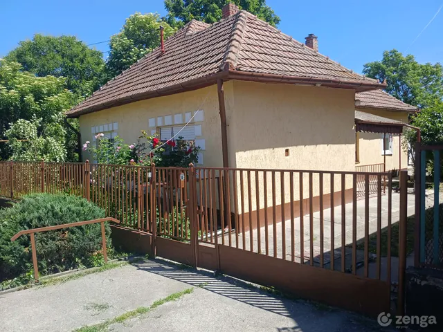 Eladó ház Tószeg 66 nm