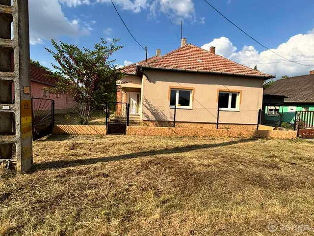 Eladó ház Tiszaföldvár 70 nm