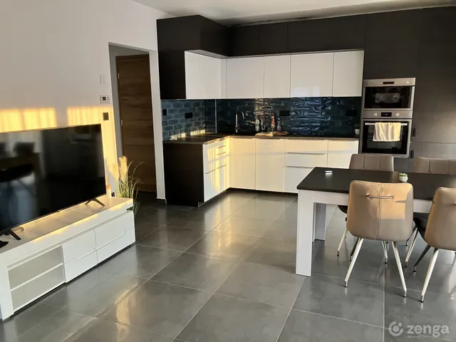 Eladó lakás Velence 61 nm