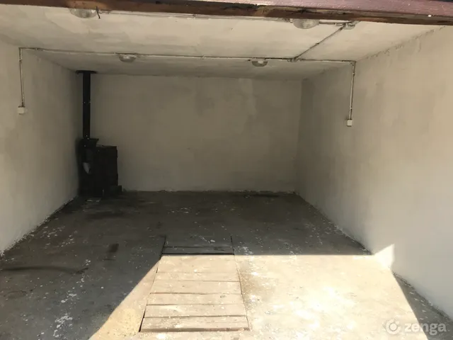 Eladó garázs Tatabánya, Óváros 24 nm