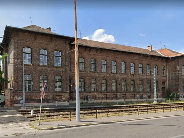 Eladó kereskedelmi és ipari ingatlan Budapest IX. kerület, Külső Ferencváros 2179 nm