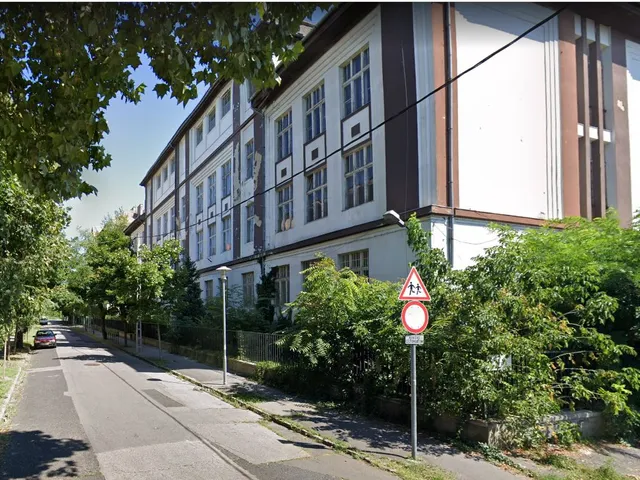 Eladó kereskedelmi és ipari ingatlan Budapest IX. kerület, Külső Ferencváros 10295 nm