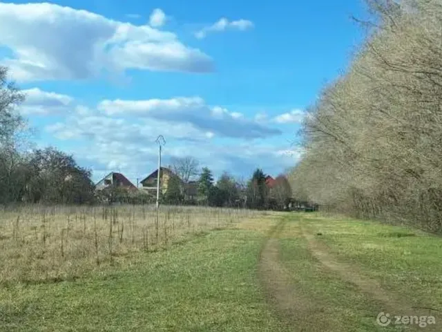 Eladó telek Baj 22000000 nm