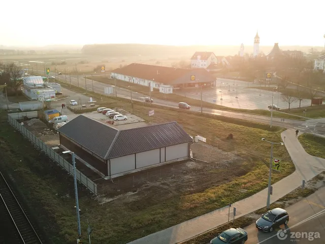 Eladó kereskedelmi és ipari ingatlan Martfű 420 nm