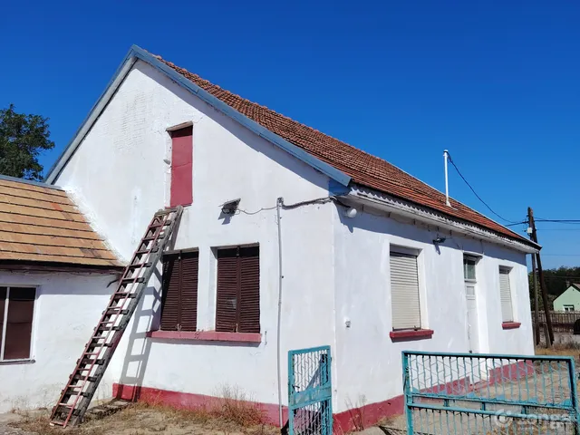 Eladó ház Táborfalva, Vasút utca 104 nm