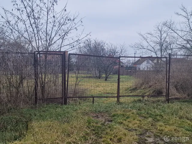 Eladó telek Berettyóújfalu 898 nm