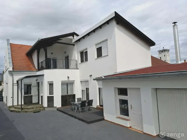 Eladó ház Zalaegerszeg, Arany János utca 20. 205 nm