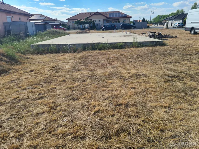 Eladó telek Dunaszeg 610 nm