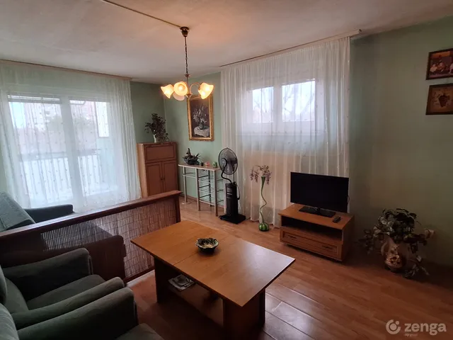 Eladó lakás Budapest III. kerület, Békásmegyer 36 nm