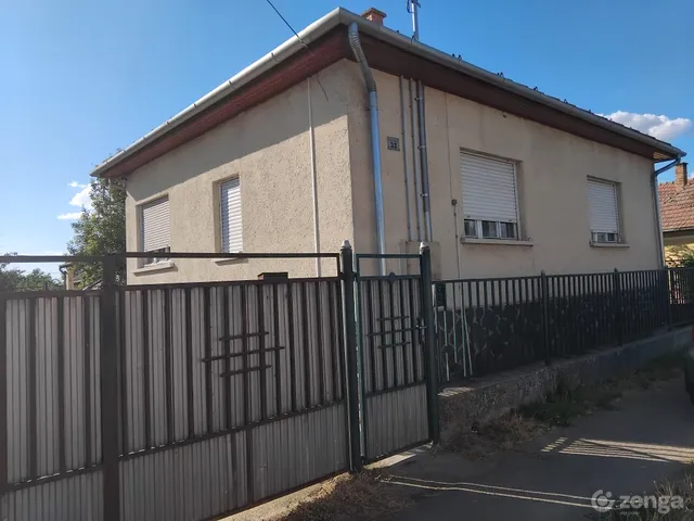 Eladó ház Domony 125 nm