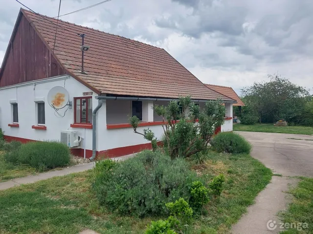 Eladó ház Tiszafüred, Kócsújfalu, Munkácsi Utca 21. 55 nm