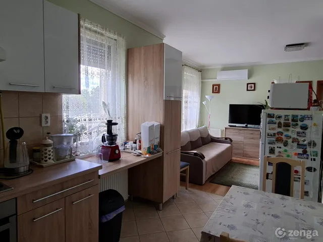 Eladó lakás Debrecen, Postakert 58 nm
