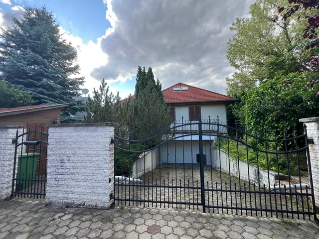Eladó ház Törökbálint 411 nm