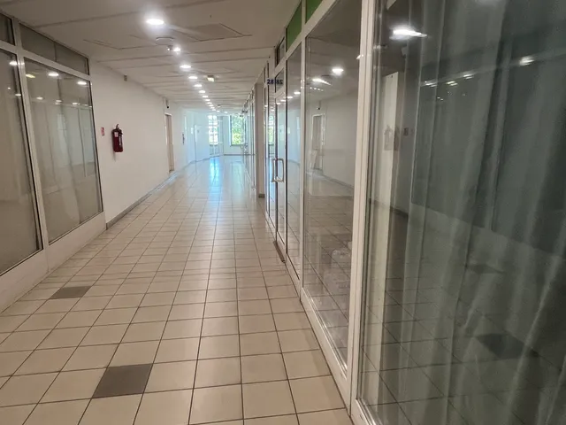 Kiadó kereskedelmi és ipari ingatlan Budapest IX. kerület, Középső Ferencváros, Boráros tér 7. 12 nm