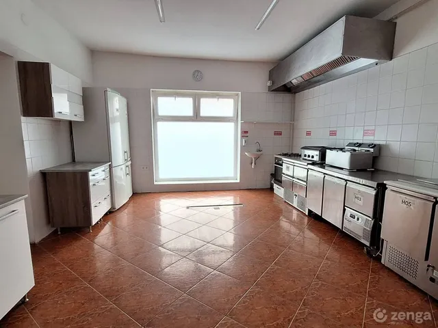 Eladó kereskedelmi és ipari ingatlan Nyíregyháza, Belváros 150 nm