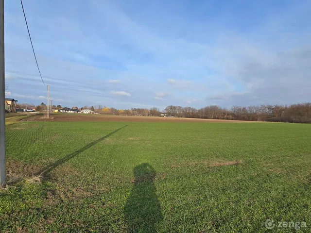 Eladó telek Besnyő 6787 nm