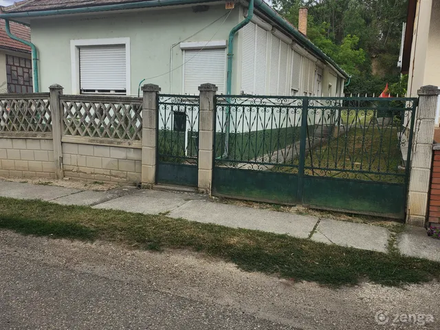 Eladó ház Úri 70 nm