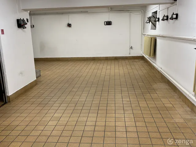 Kiadó kereskedelmi és ipari ingatlan Debrecen, Pércsikert, Kondoros u. 10 72 nm
