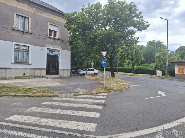 Eladó kereskedelmi és ipari ingatlan Szombathely, Északi városrész 72 nm