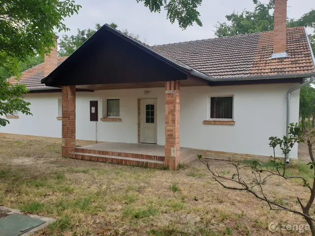Eladó ház Bugac-Felsőmonostor 120 nm