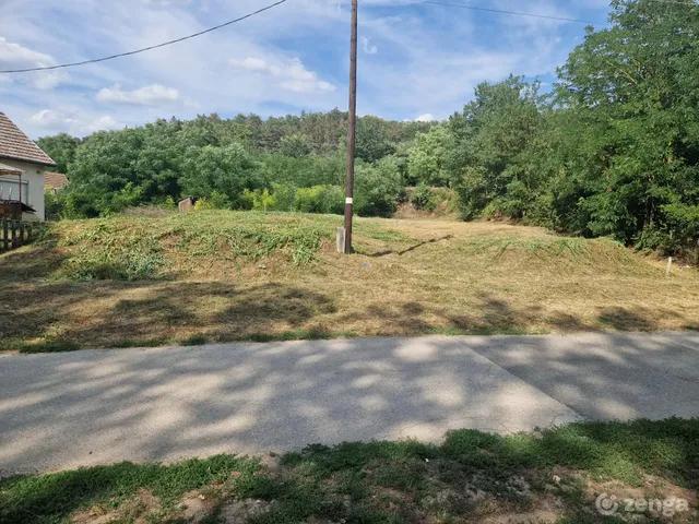 Eladó telek Káva 820 nm