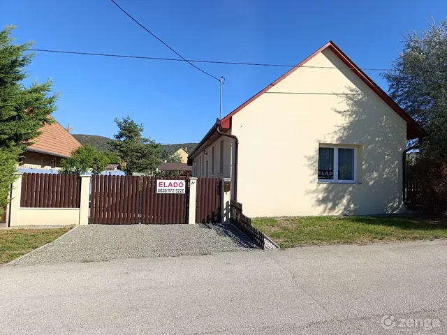 Eladó ház Piliscsév 104 nm
