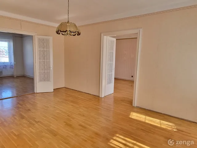 Eladó lakás Pétfürdő 137 nm
